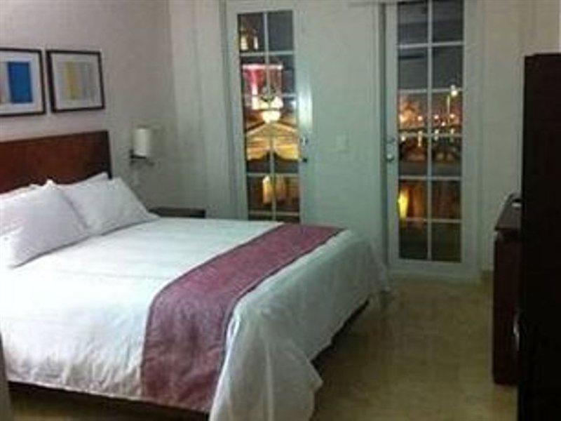 Nh Royal Urban Cartagena Hotel Exterior photo